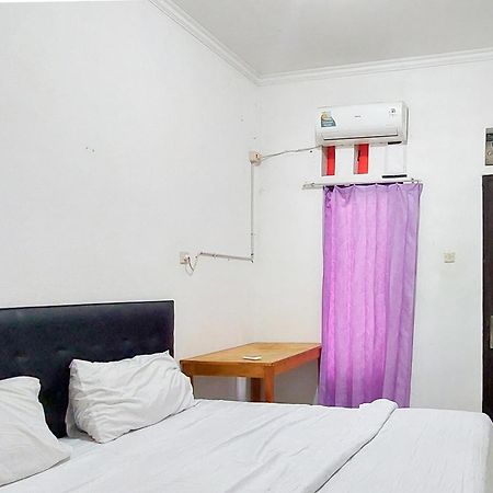 Pondok Gede Dkost Syariah Mitra Reddoorz 贝克西 外观 照片