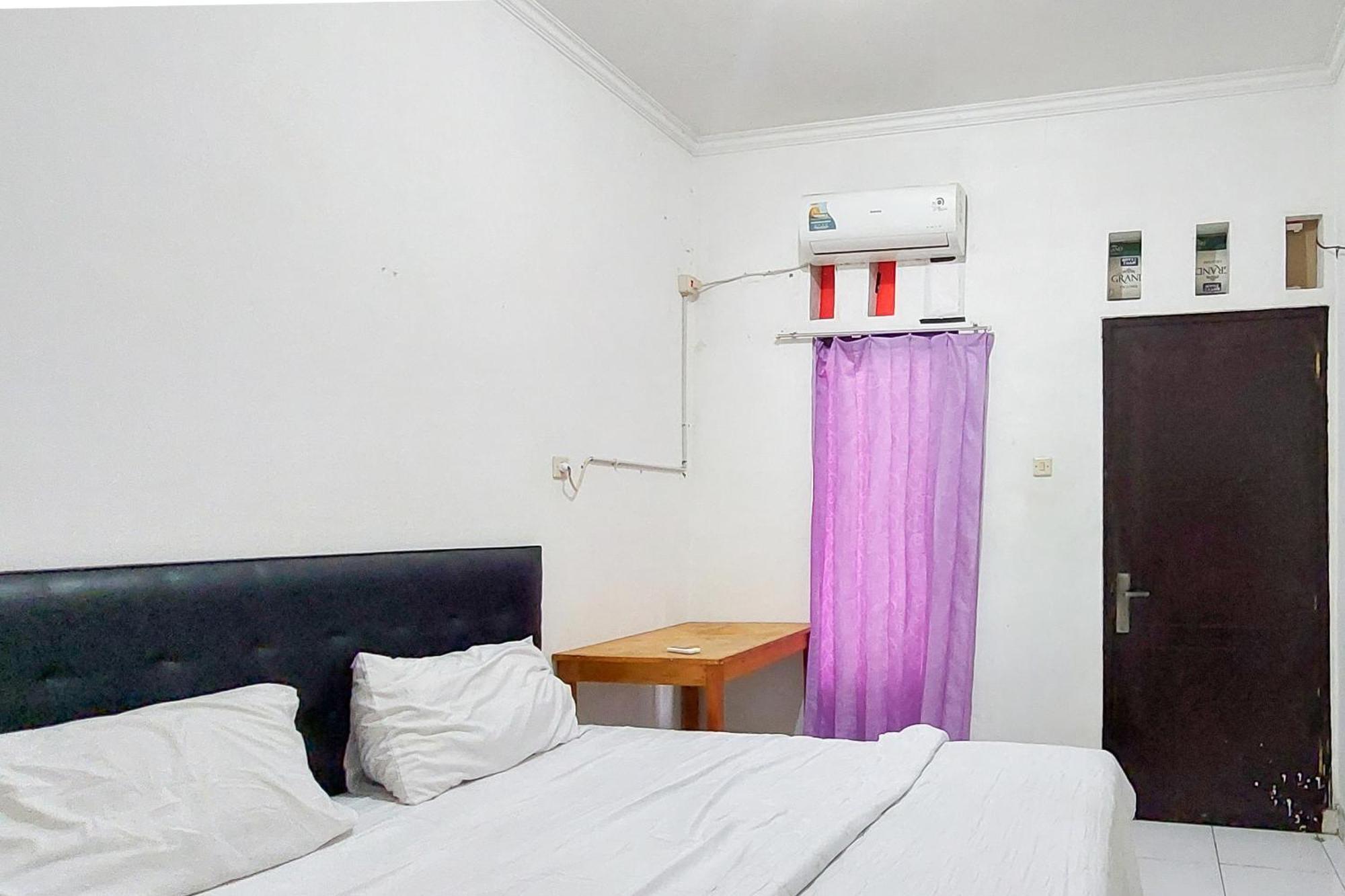 Pondok Gede Dkost Syariah Mitra Reddoorz 贝克西 外观 照片
